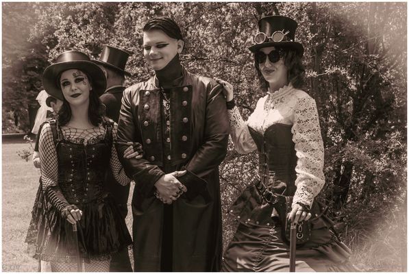 Freundin, Marius und Larisa