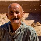 Freundlich grinsend begrüßte uns dieser Berber .....