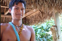 Freundlicher Embera-Indianer