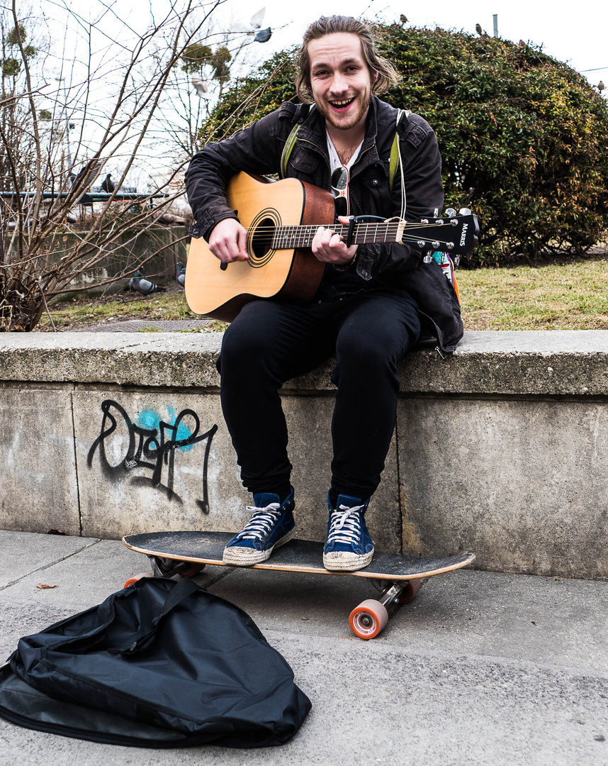 Freundlicher Musiker am Schwedenplatz