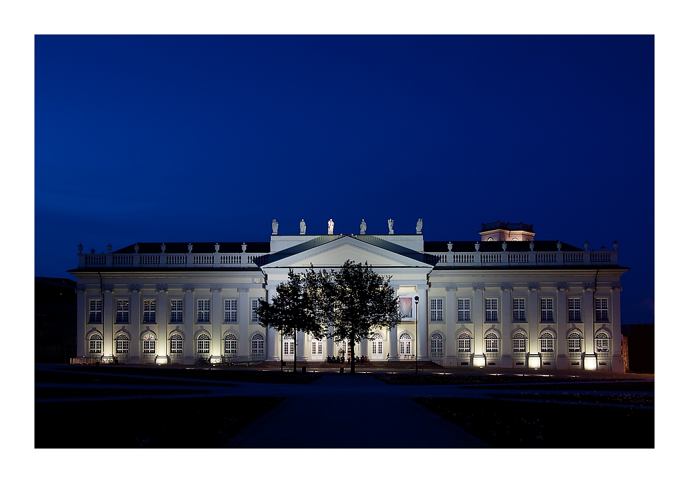 Fridericianum in Kassel zur "Blauen Stunde"