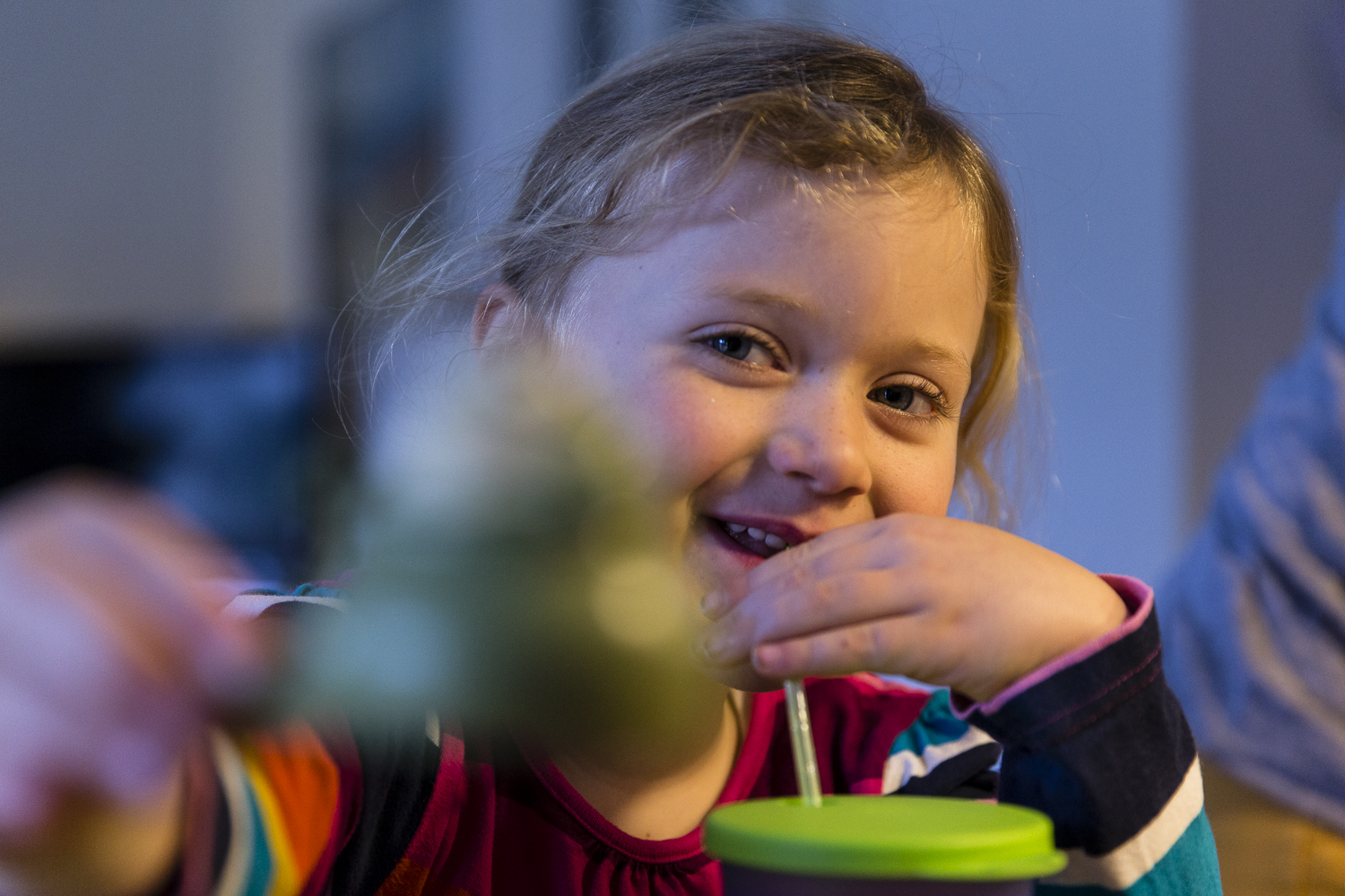 Frieda mit Spielzeug