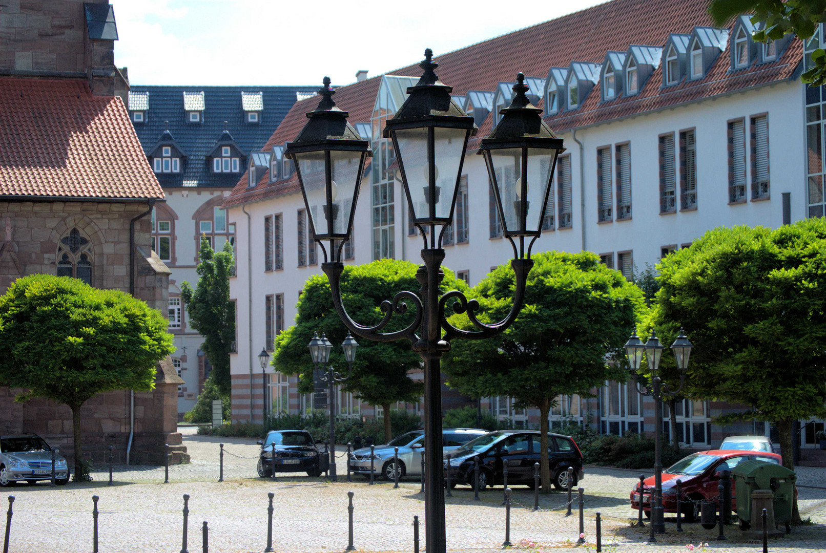 Friedenplatz mit Bergkloster und Teil der Martinskirche in Heilbad Heiligenstadt