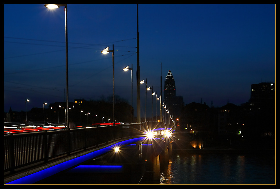 Friedensbrücke am Dienstag