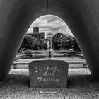 Friedensdenkmal und Kenotaph in Hiroshima
