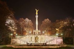 Friedensengel bei Nacht (DRI)