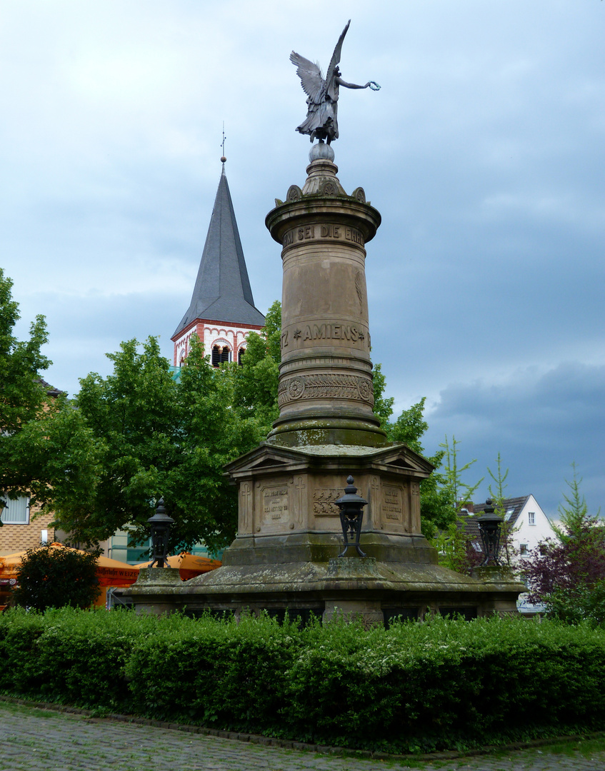 Friedensengel grüßt St. Servatius