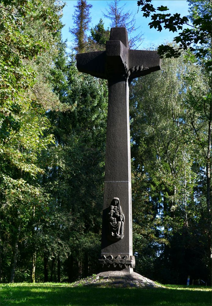 || Friedenskreuz auf dem Kalvarienberg ||