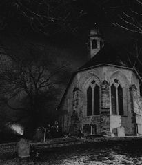 Friedhof bei Nacht