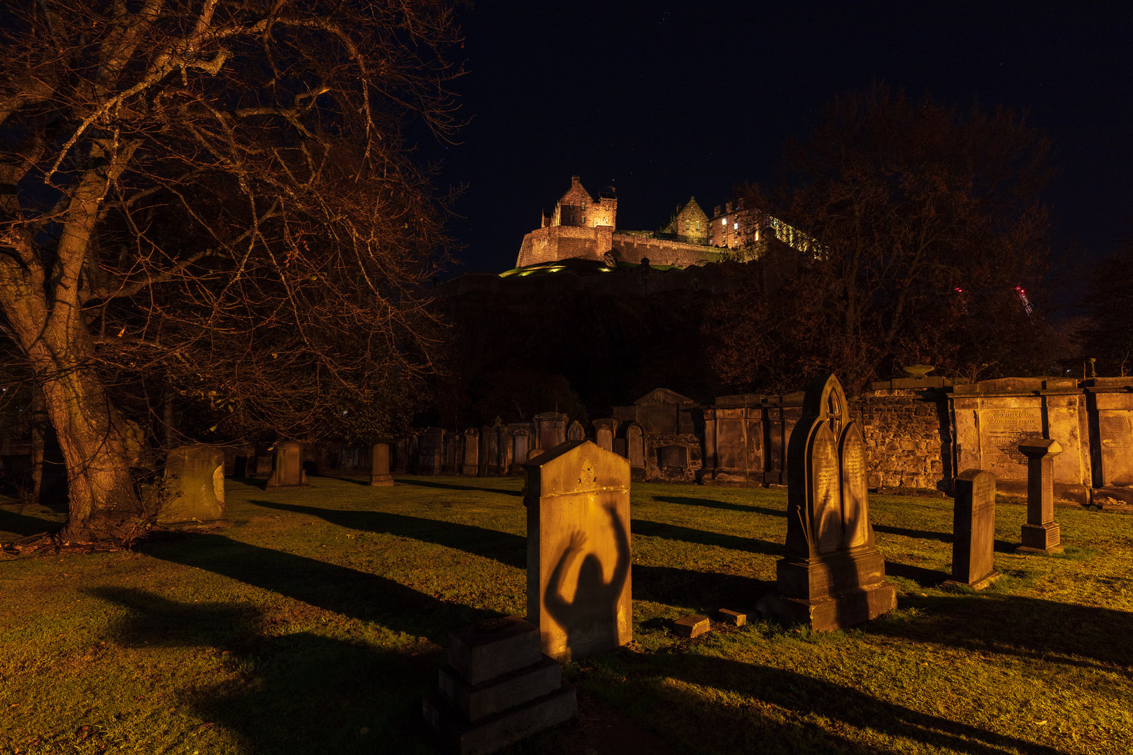 Friedhof bei Nacht