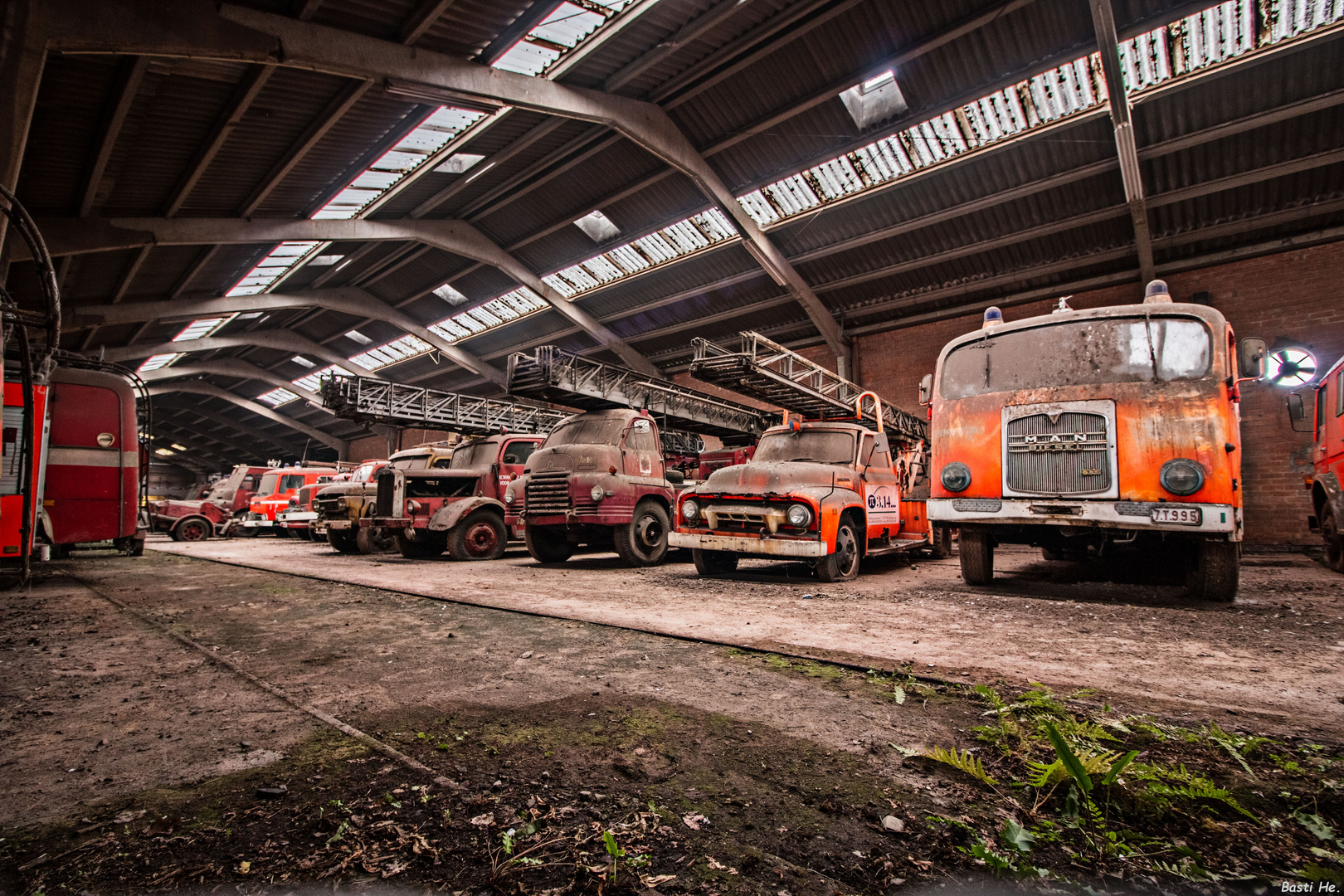 Friedhof der Feuerwehrautos Foto & Bild | canon, verlassen, abandoned  Bilder auf fotocommunity