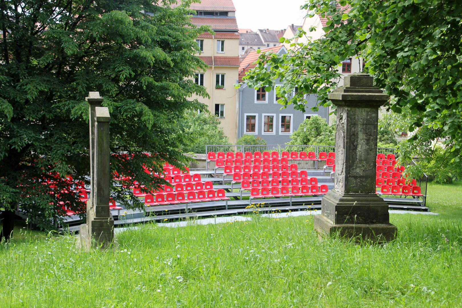 Friedhof mit Zuschauerloge