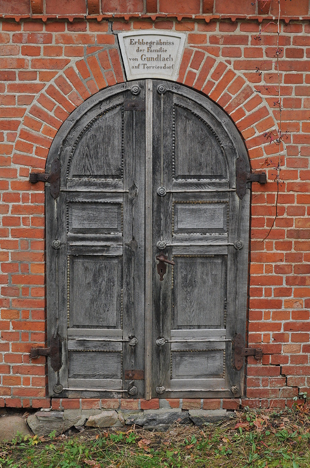 Friedhof Schönberg - das Mausoleum