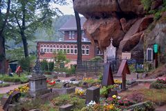 Friedhof und Bergrestaurant