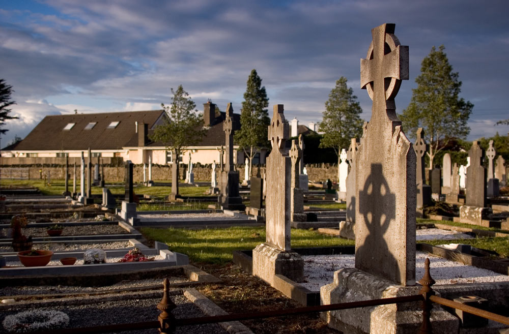 Friedhof zw. Kildare und Dublin