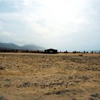 Friedhof zwischen Bergen und Meer