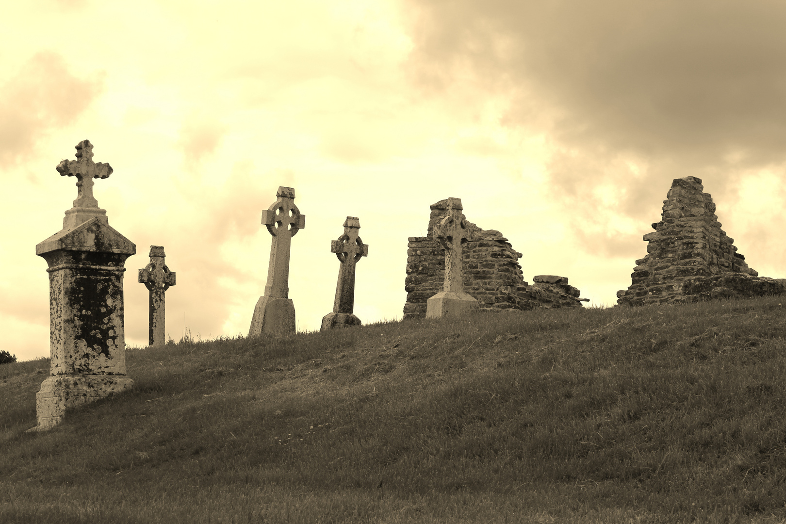 Friedhofkreuze in Irland