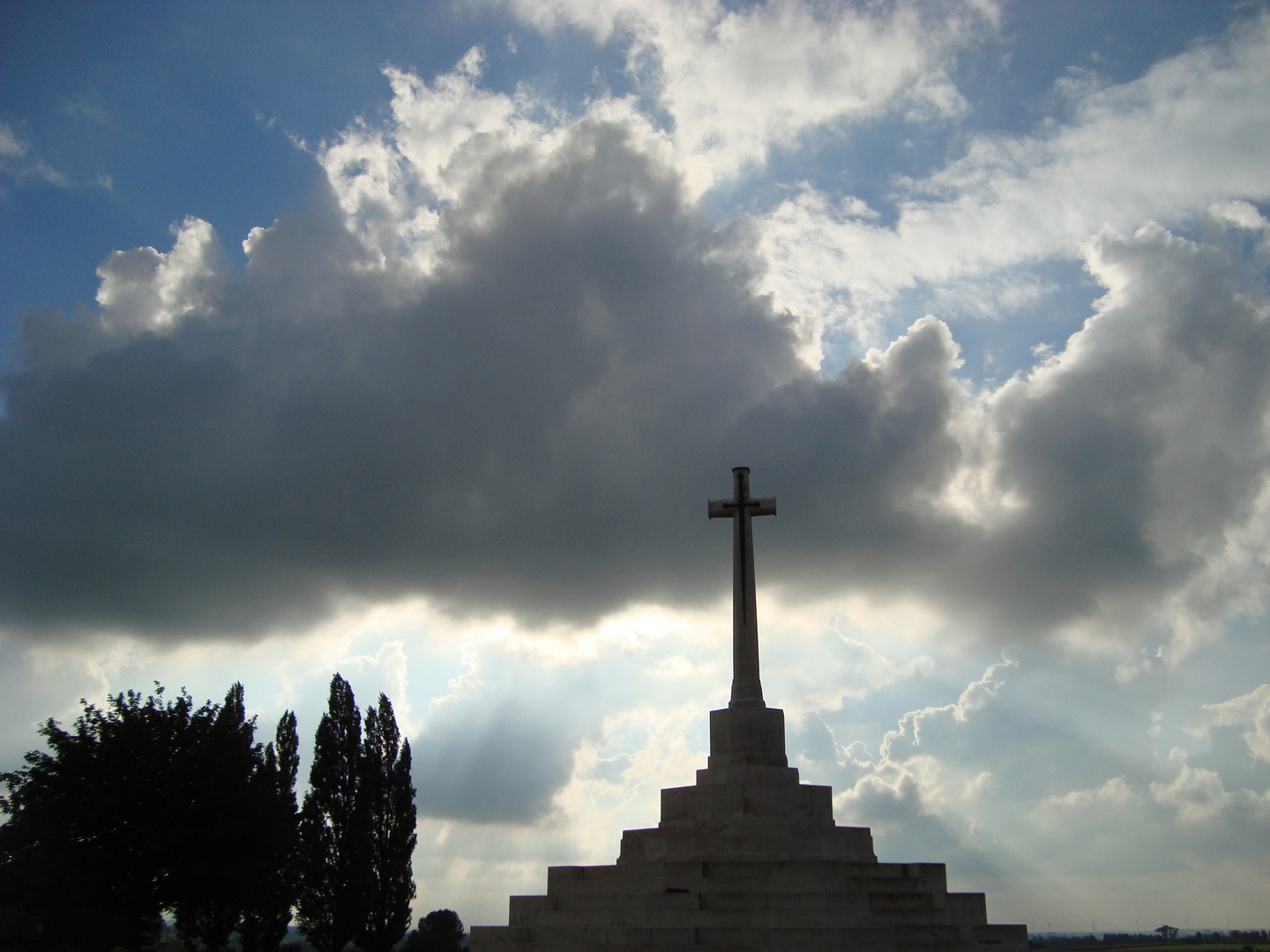 Friedhofsanlagen nahe Ypern - Tyne Cot Commonwealth War Graves Cemetery and Memorial to the Missing