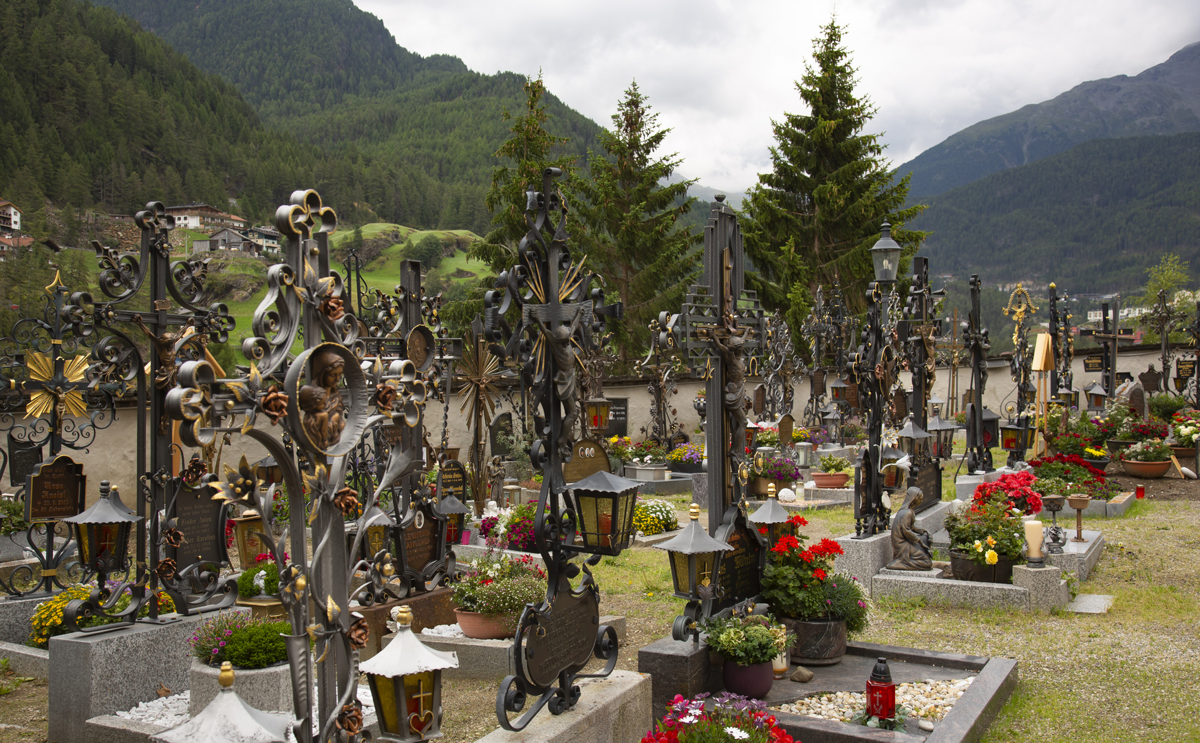 Friedhofskunst im Ötztal