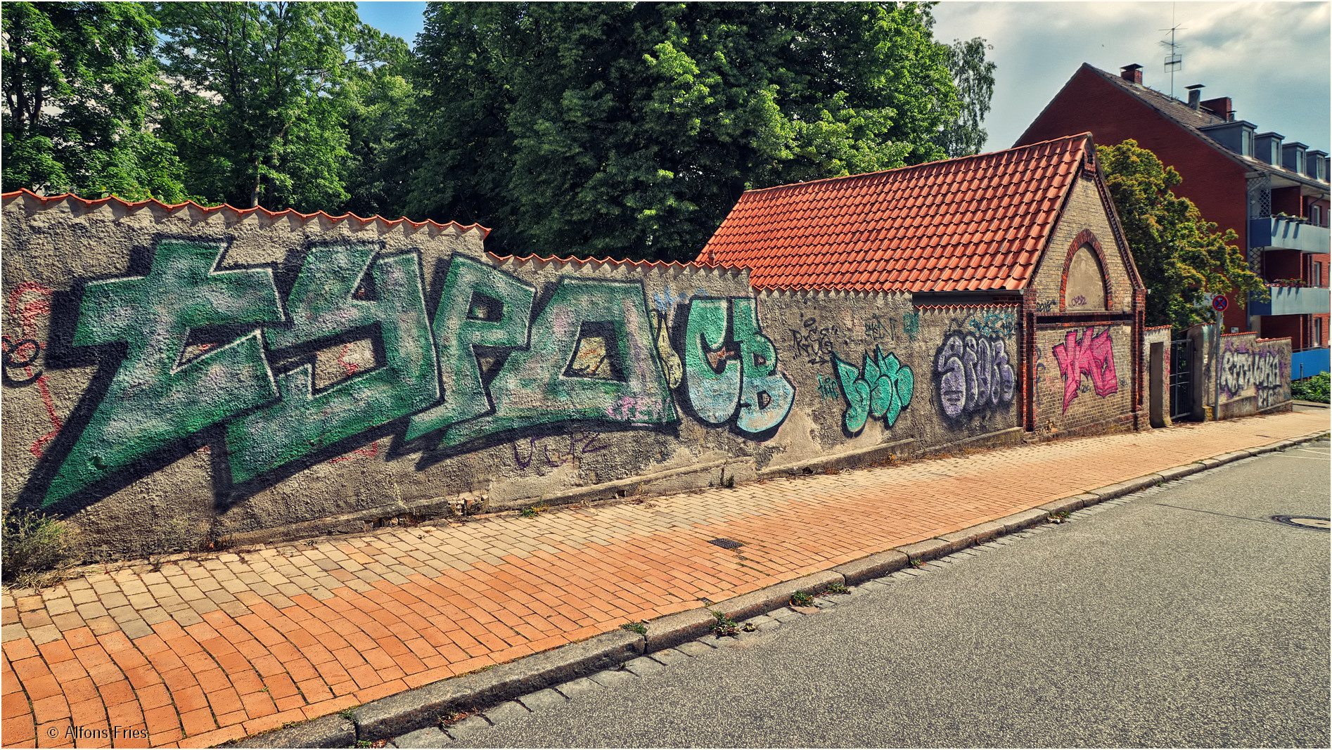 Friedhofsmauer 1/2