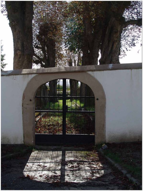 Friedhofstor (alter jüdischer Friedhof am Kaiserstuhl)