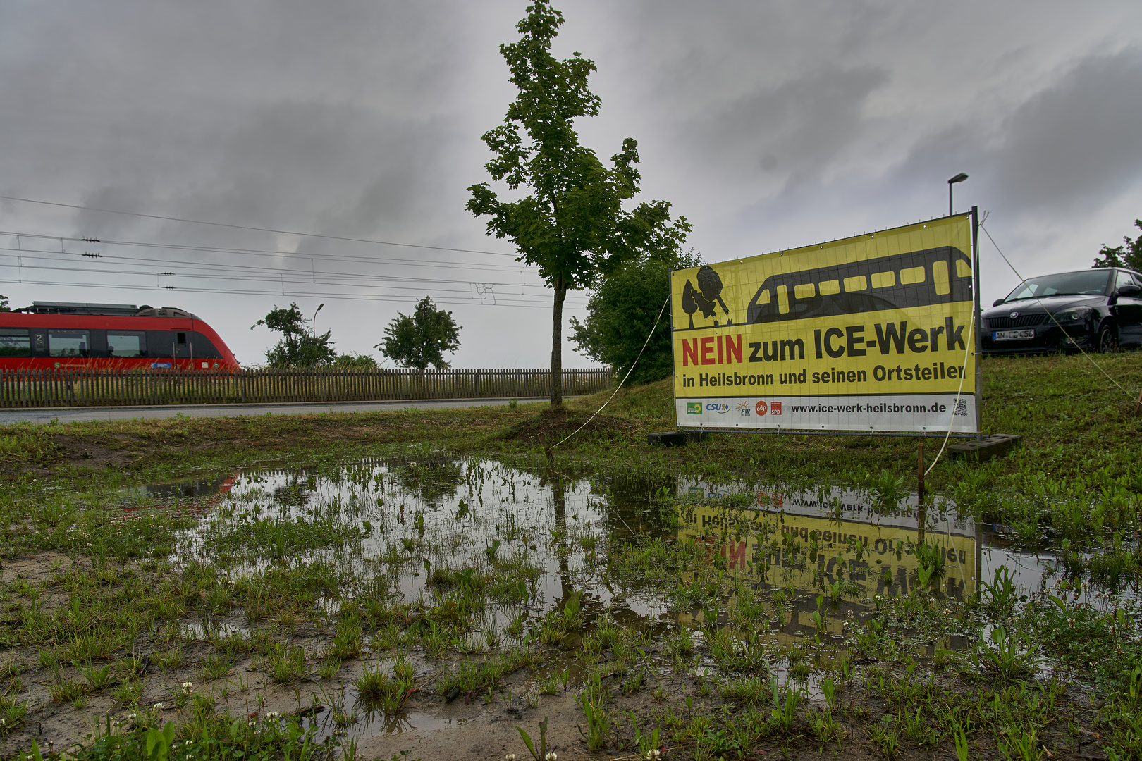 Friedlich vereint im NEIN-Sagen