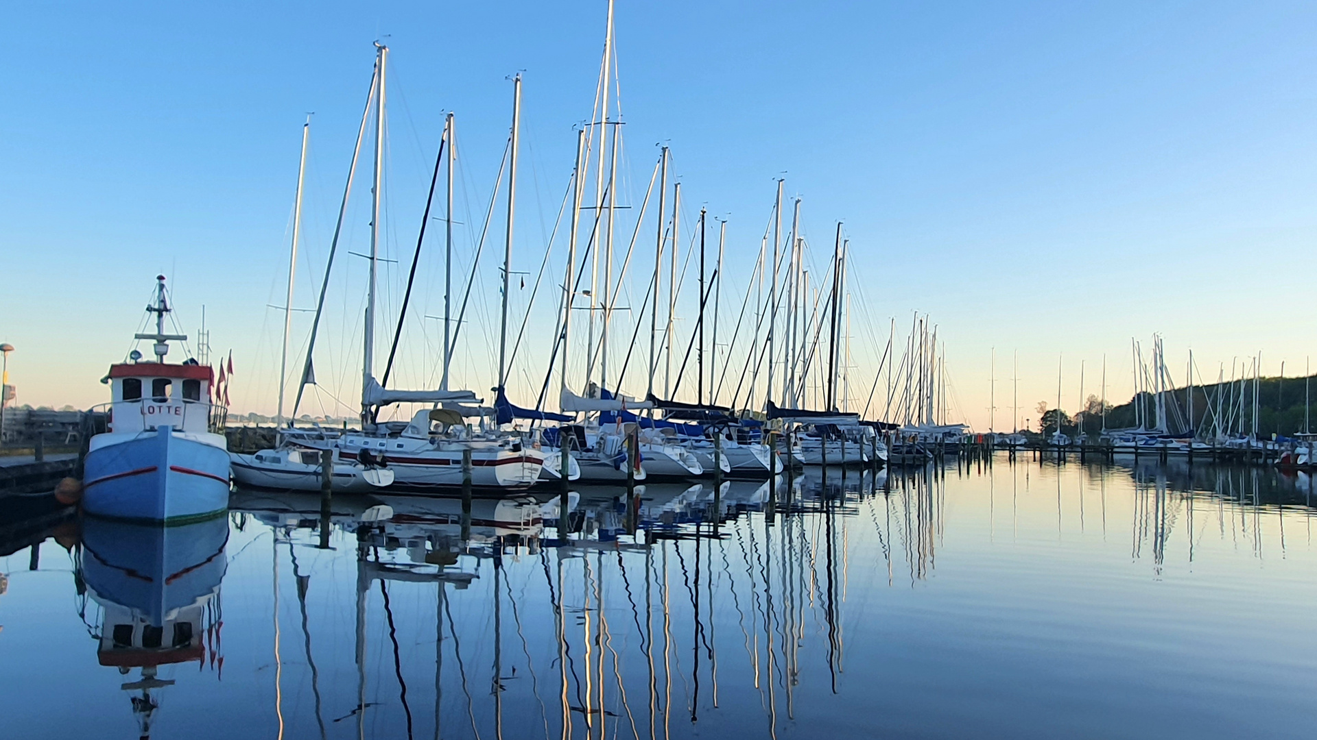 Friedlicher Moment im Hafen