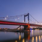  Friedrich-Ebert-Brücke am Abend.