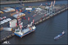 Friedrich Ernestine - offshore-Installationsschiff in Bremerhaven