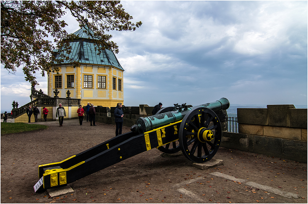 Friedrichsburg mit Kanone