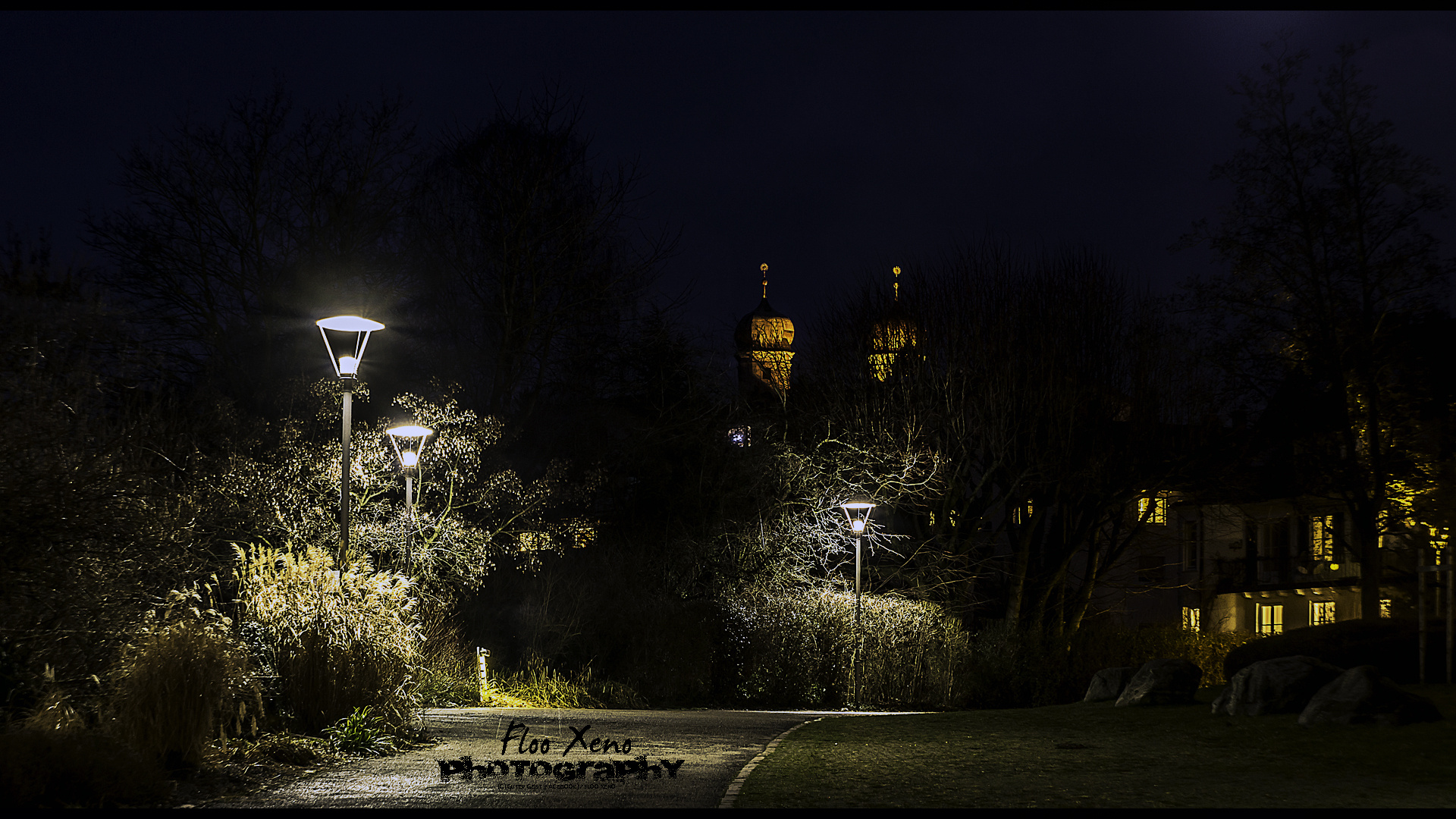 Friedrichshafen bei Nacht