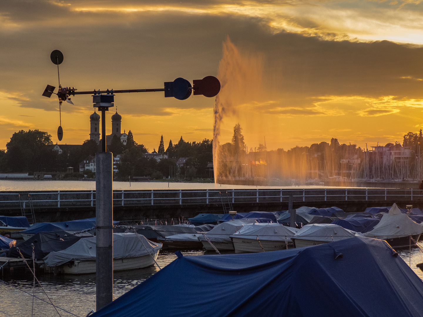 friedrichshafen mit schlosskirche Foto & Bild world, sonnenuntergang