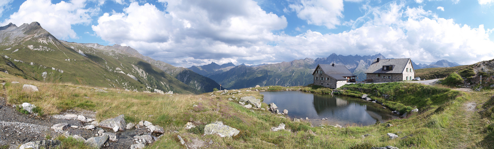 Friedrichshafener Hütte (2138 m)