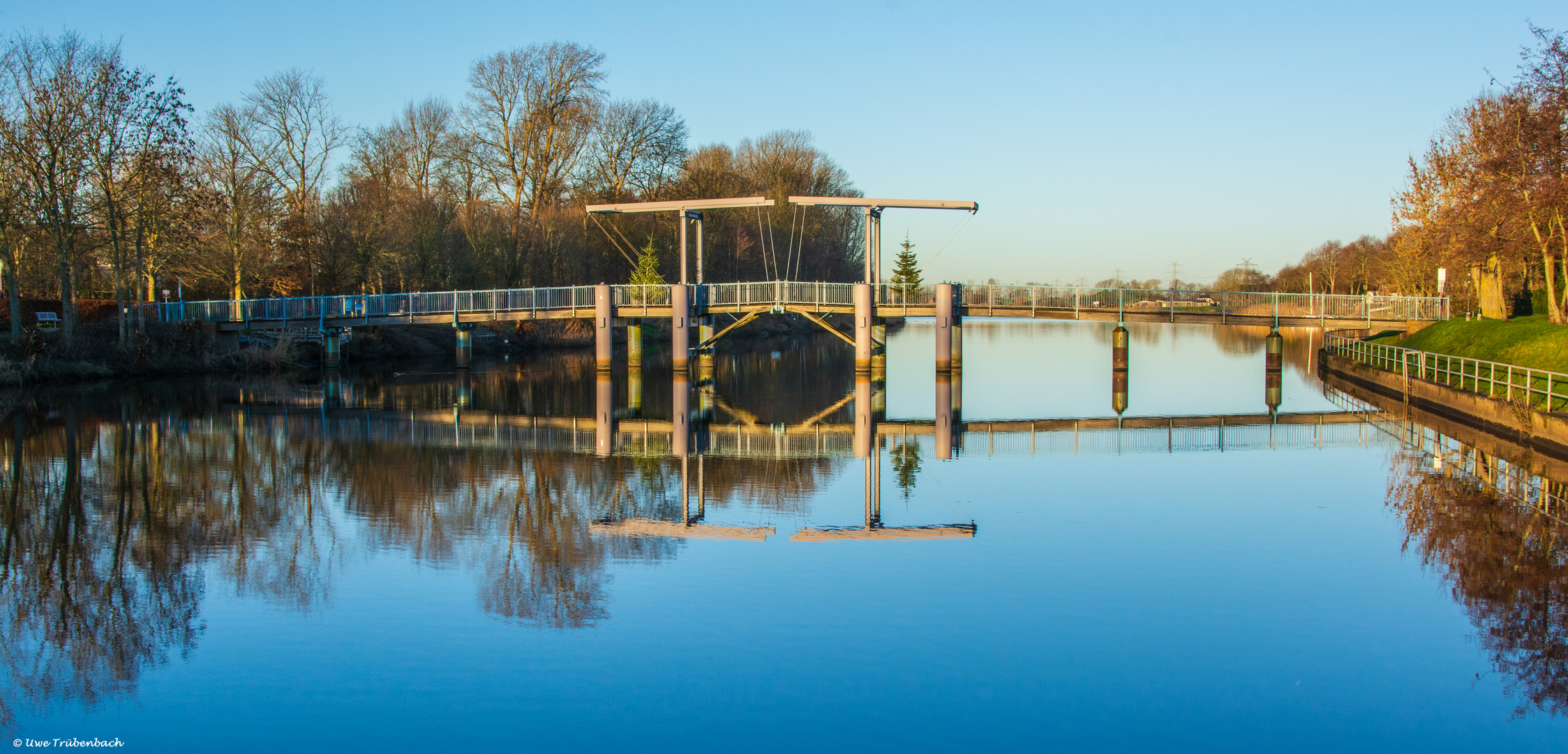 Friedrichstadt in Nordfriesland / Die Blaue Brücke