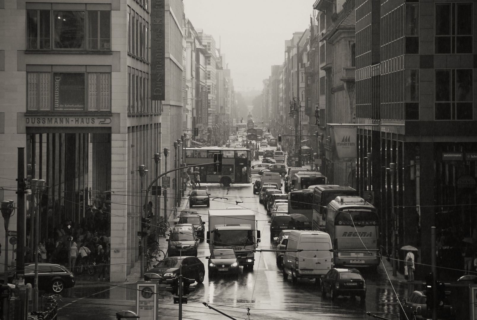 Friedrichstraße im Regen