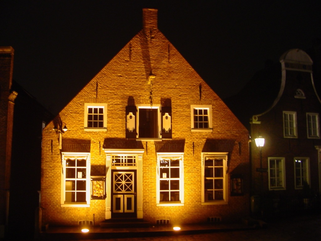 FRIESENHAUS BEI NACHT