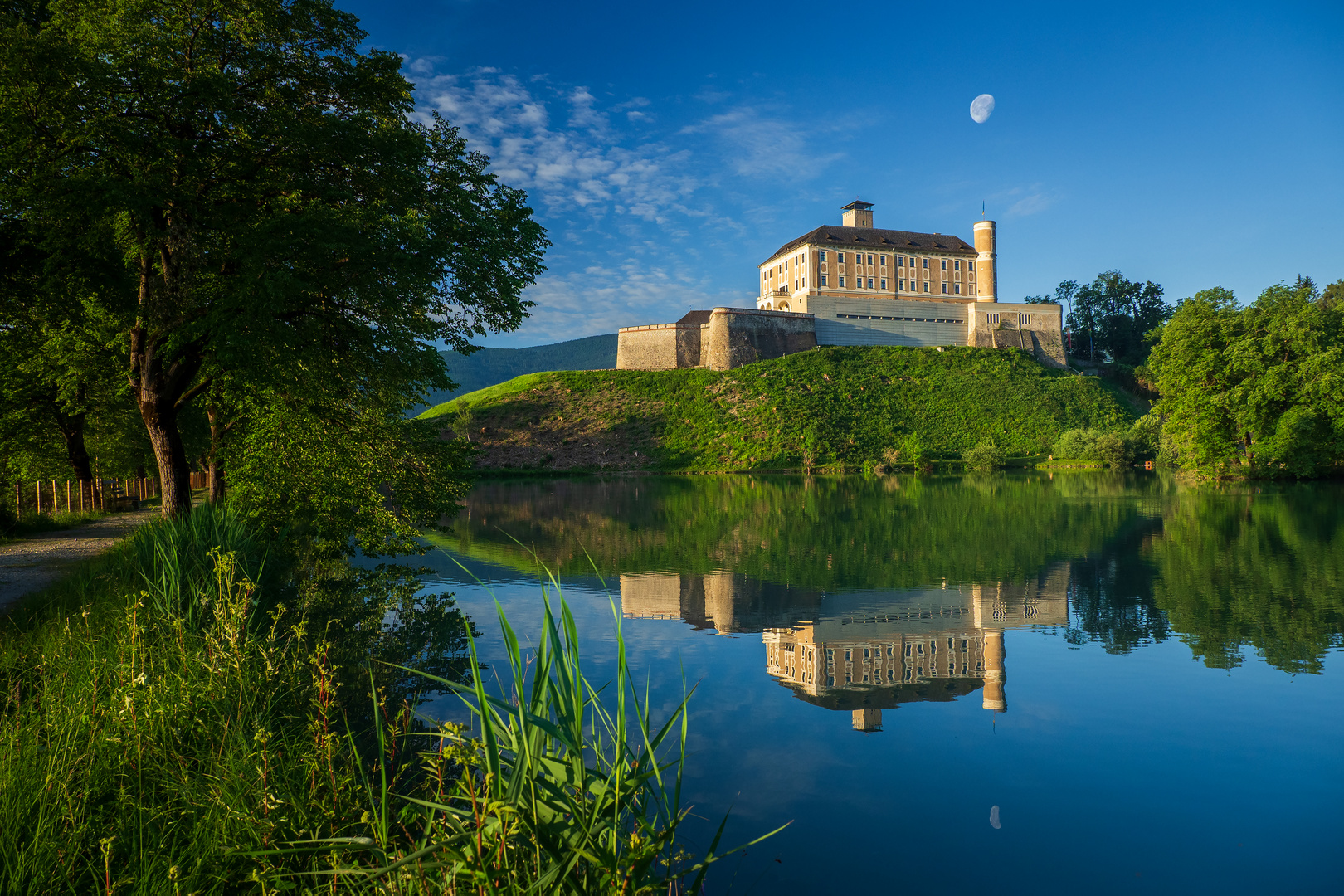 Frischer Morgen am Schloss