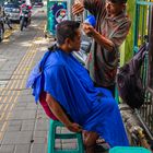 Friseur am Straßenrand - Yogyakarta