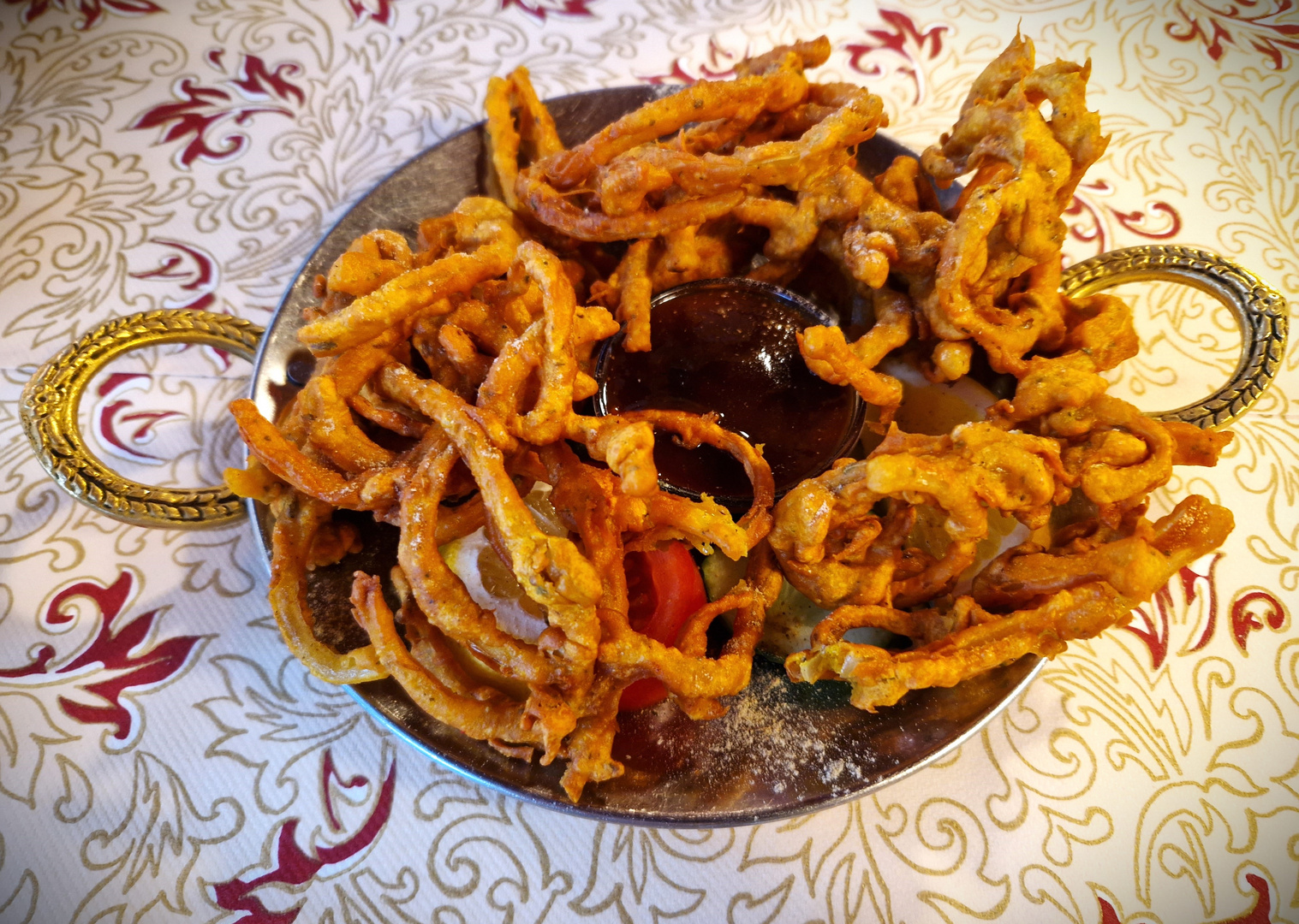fritierte Zwiebelringe mit Dip. Foto &amp; Bild | stillleben, food ...