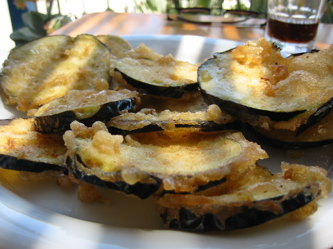 frittierte Aubergine--griechische Spezialität Foto &amp; Bild | stillleben ...