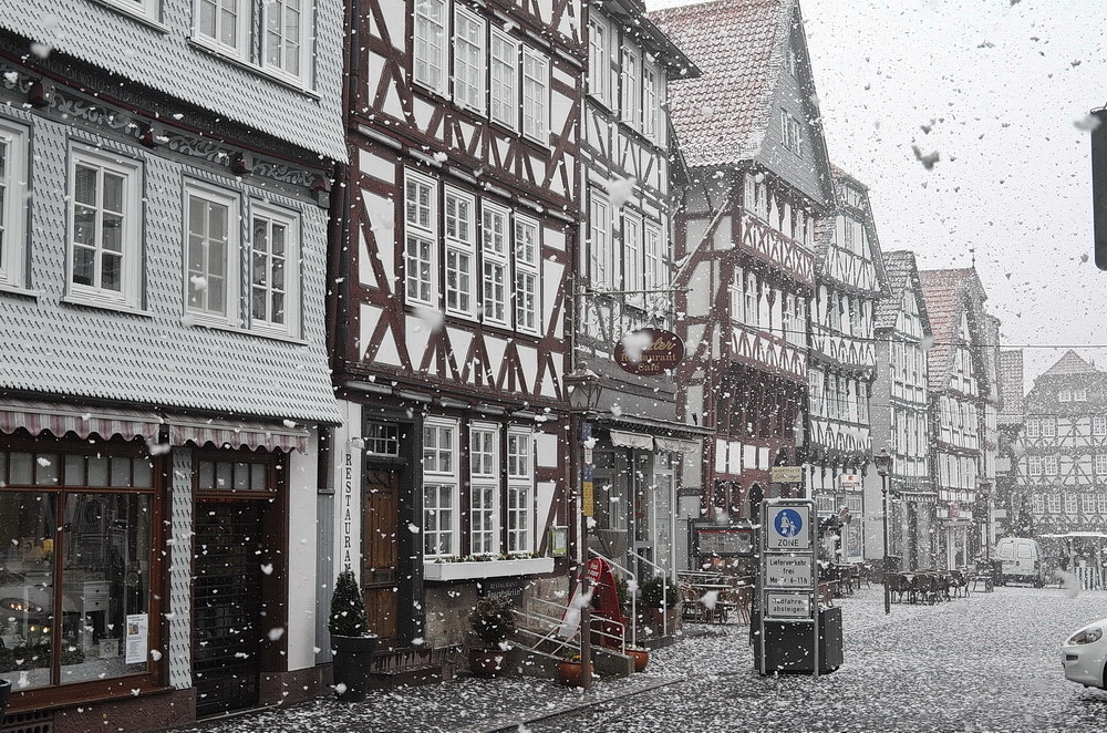 Fritzlarer Marktplatz - gestern morgen bei Schneefall