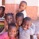 Fröhliche Kinder aus Sansibar