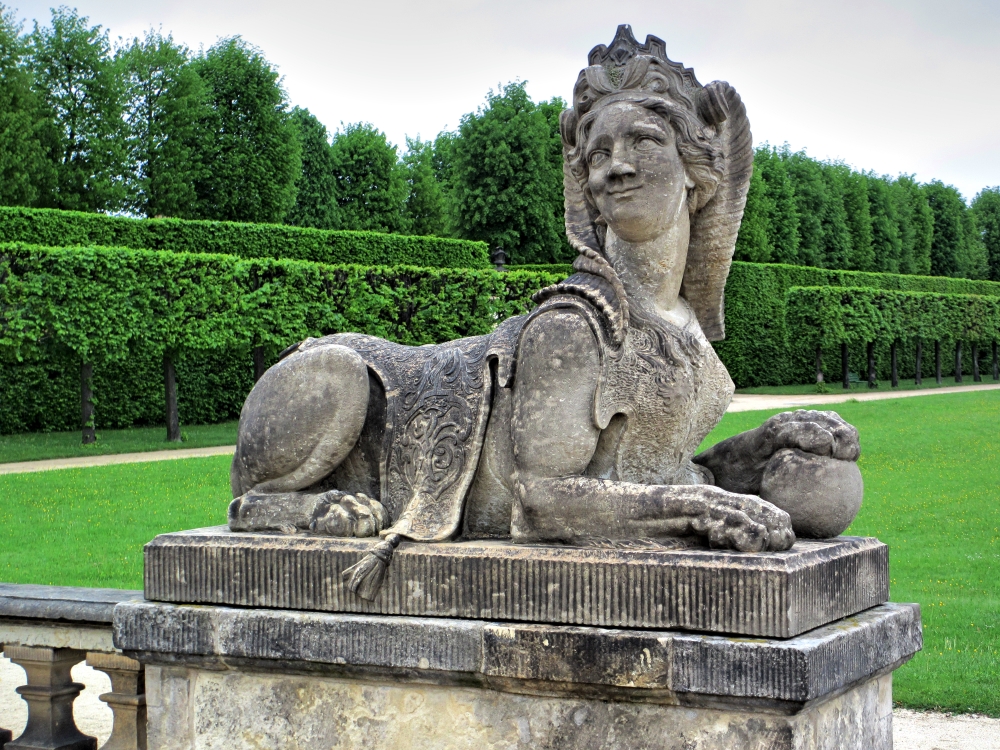 Fröhliche Sphinx (1)