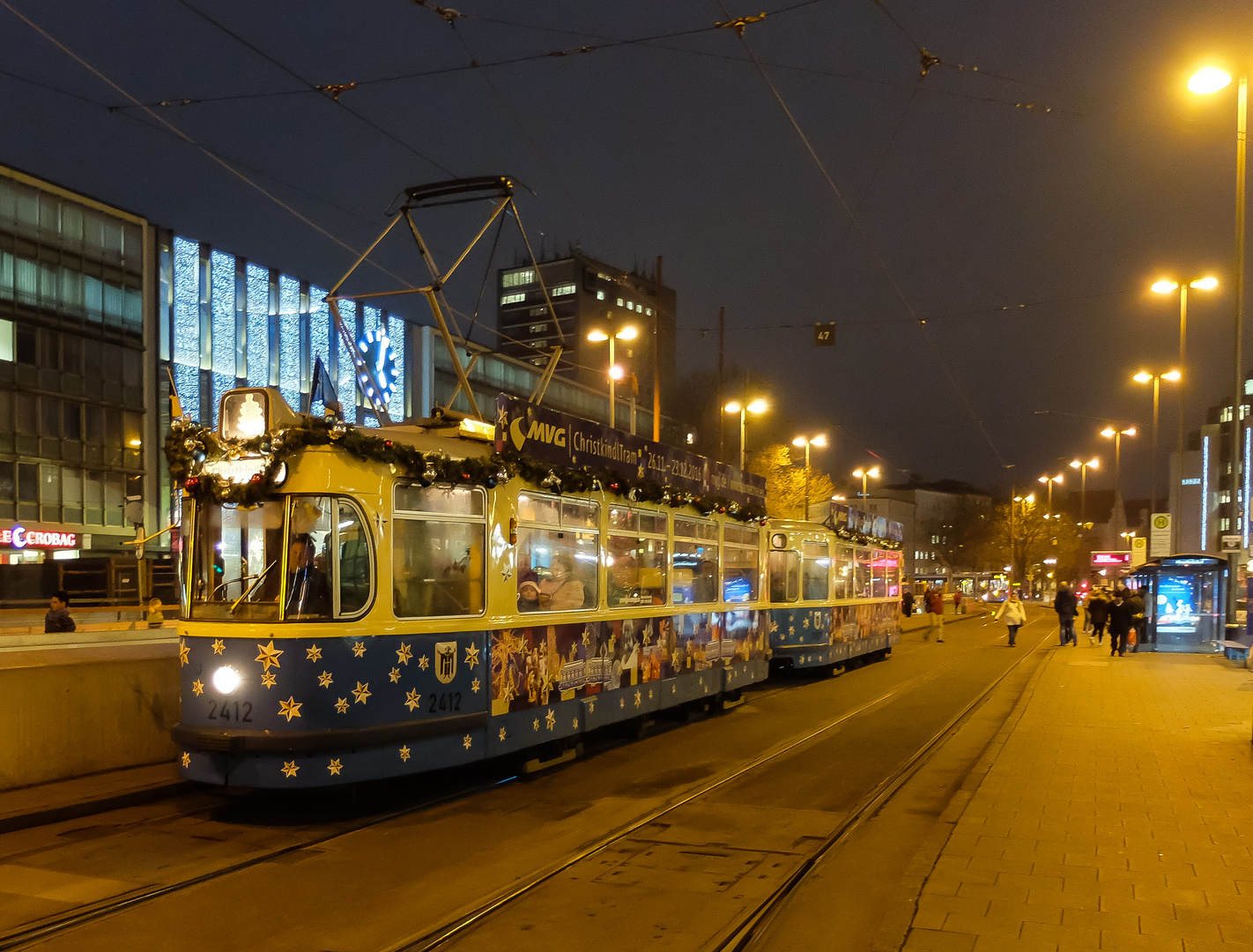 FRÖHLICHE WEIHNACHTEN !