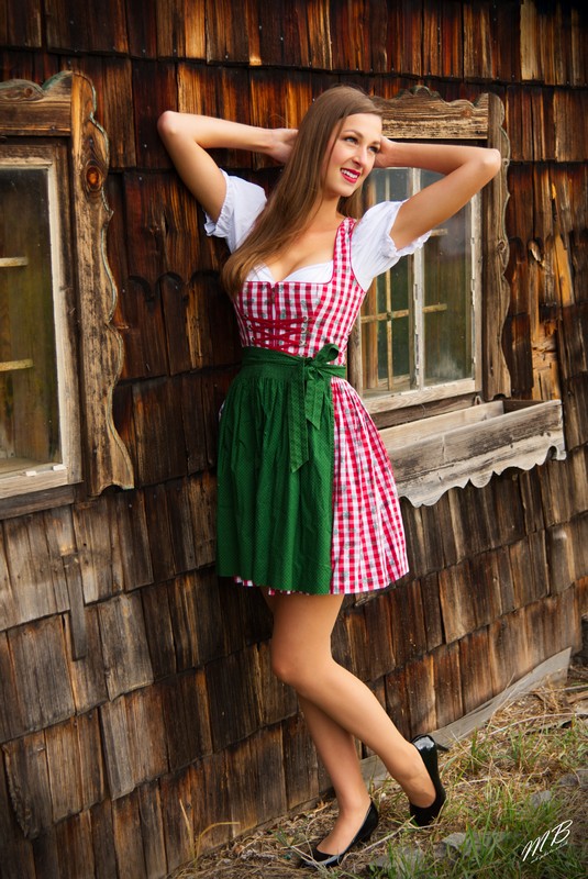 fröhliches Dirndl