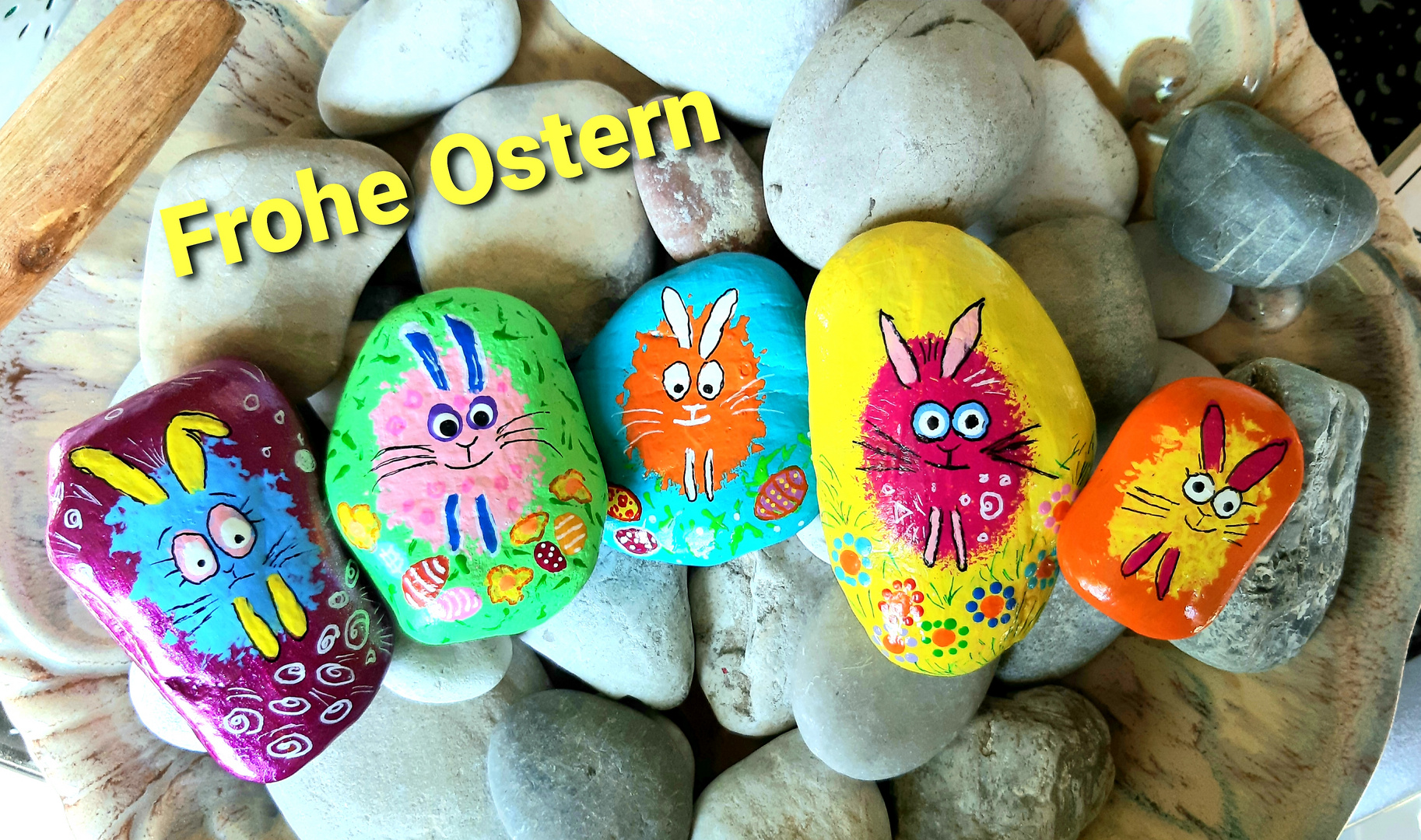 FROHE OSTERN!