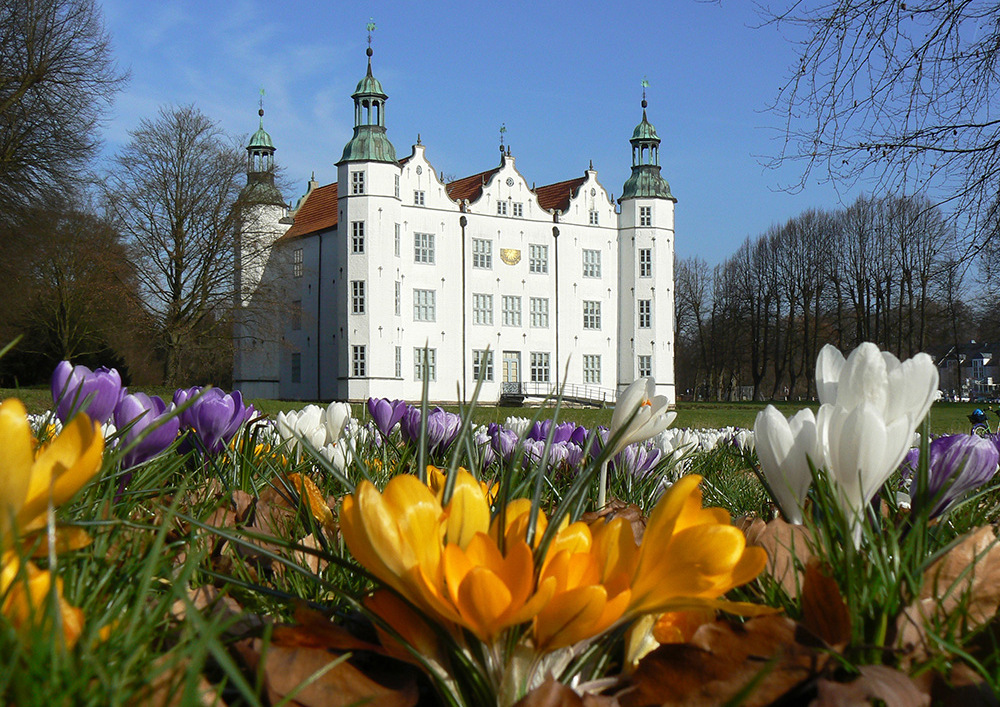 FROHE OSTERN