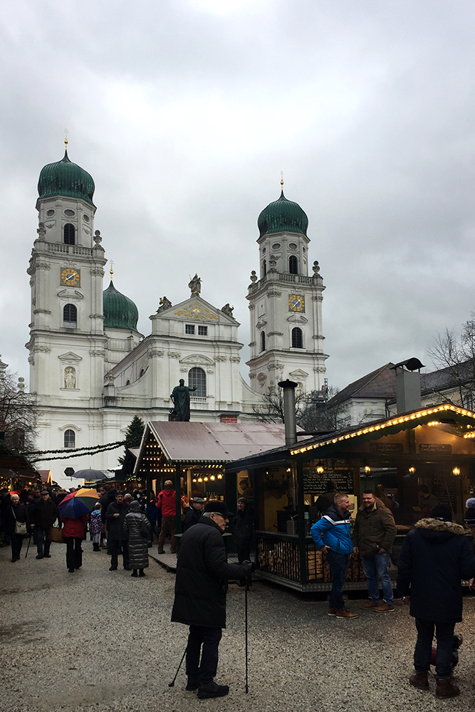 FROHE WEIHNACHTEN