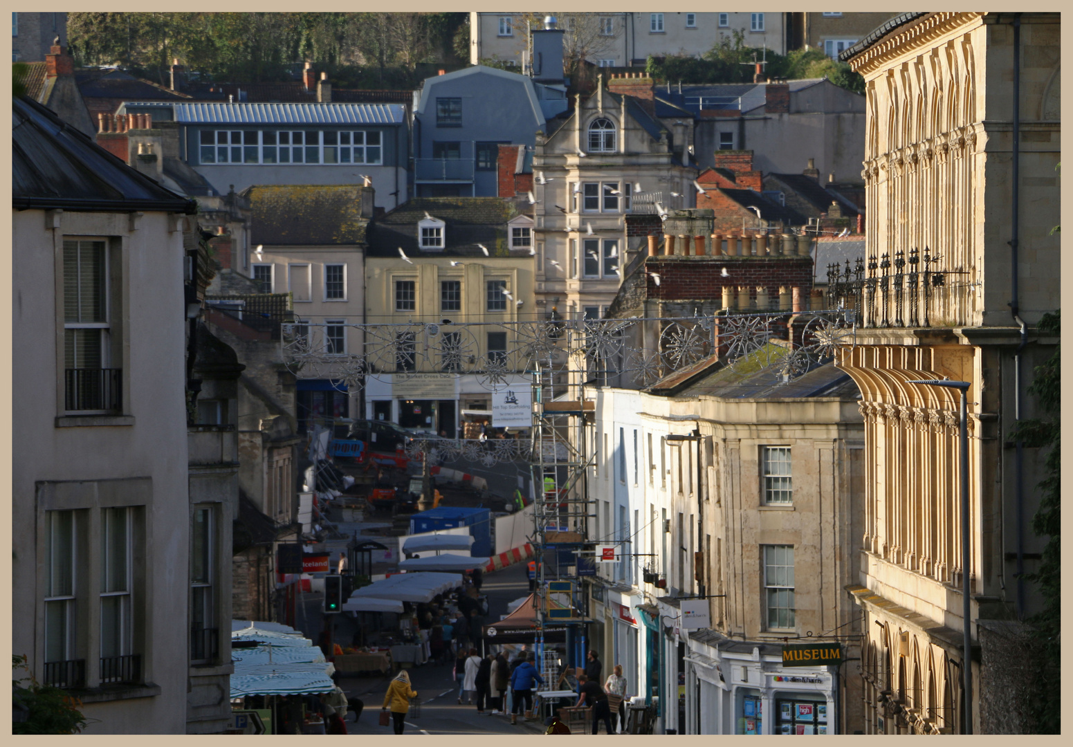 Frome sunday morning market under preparation