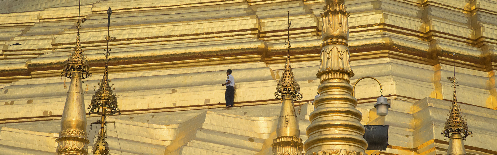 Frommer Umgang um die Hauptpagode Shwedagon